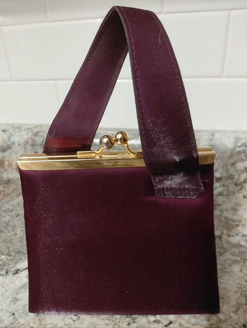 Jessica McClintock Plum Gold Shimmery Satin Evening Bag W/Kisslock Closure - Picture 3 of 9